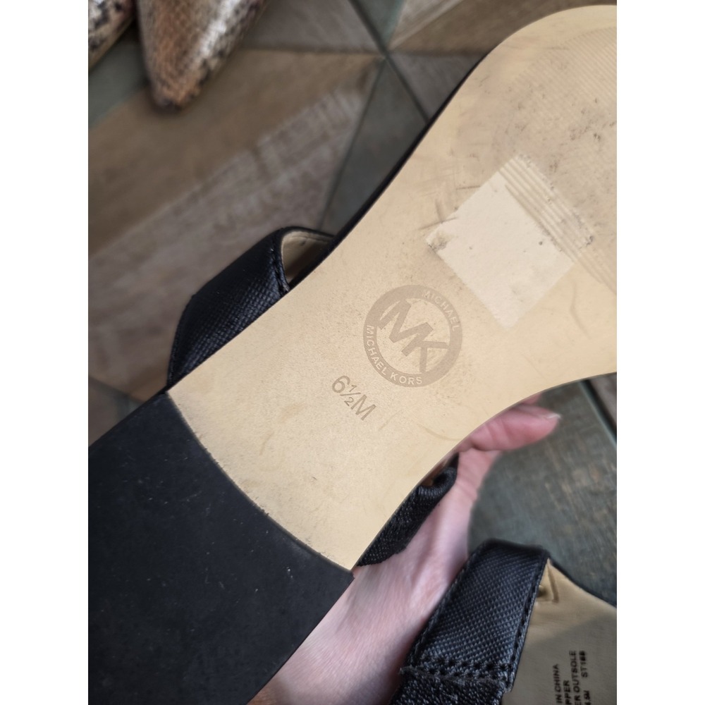 Michael Kors Women's Aubrey Charm Black‎ PVC Thong Sandal Black 6.5M - Picture 5 of 7